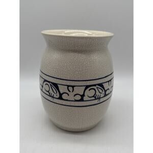 Vtg Dedham Pottery Potting Shed 7” Vase 1998 White Crackle Cobalt Blue Rabbits